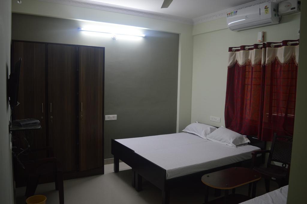 Sri Balaji Guest House Bangalore Luaran gambar